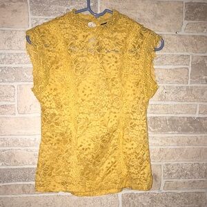 Top Chic Lace Sleeveless Top